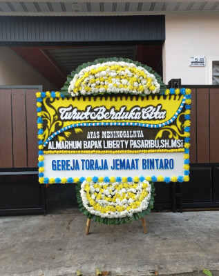 Papan Bunga Duka di Petirejo