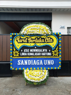 Papan Bunga Duka di Petirejo