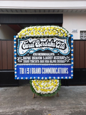Papan Bunga Duka di Petirejo